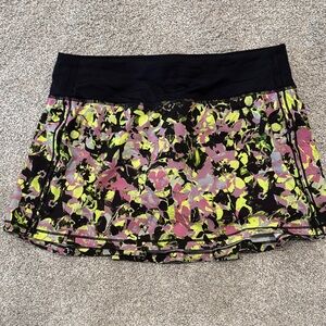 lululemon athletica Black and Multicolor Mini Skort Size 6.
